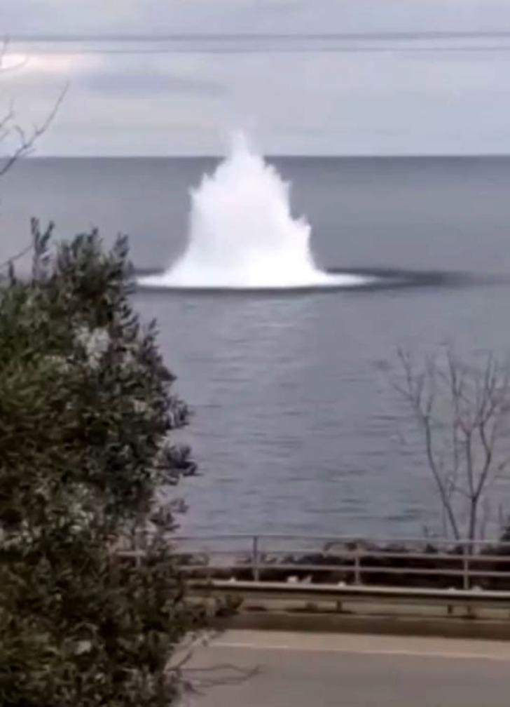 Trabzon açıklarında şüpheli tekne alarmı! SAS'lar imha etti, Valilik'ten açıklama G3