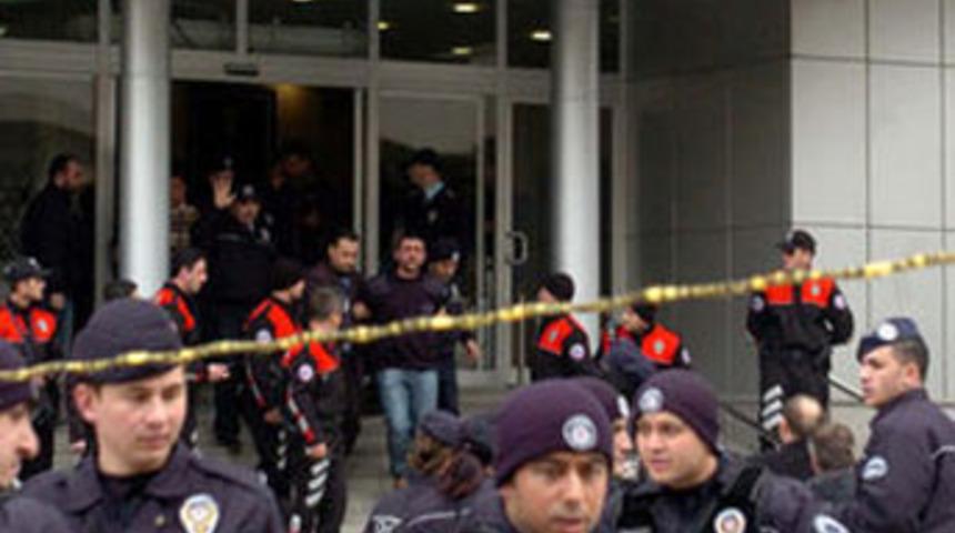 AK Parti binasını işgal ettiler