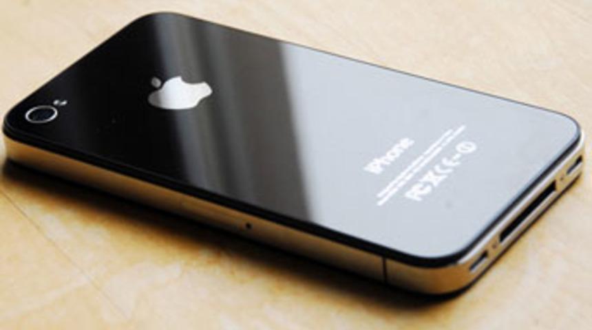 Samsung şimdi de iPhone 4S&rsquo;i hedef aldı