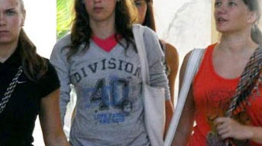 &lsquo;İş teklif ettiler fuhuşa zorladılar&rsquo;