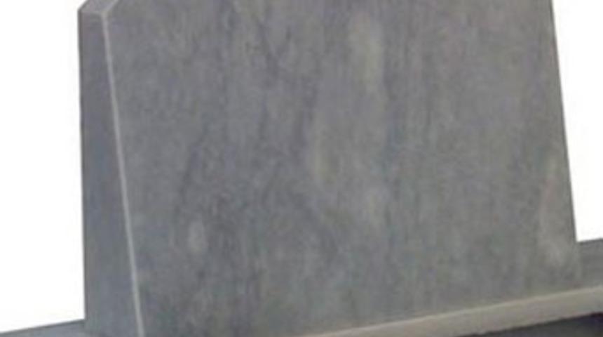 Mezar taşı ve tabut da icralık oldu!