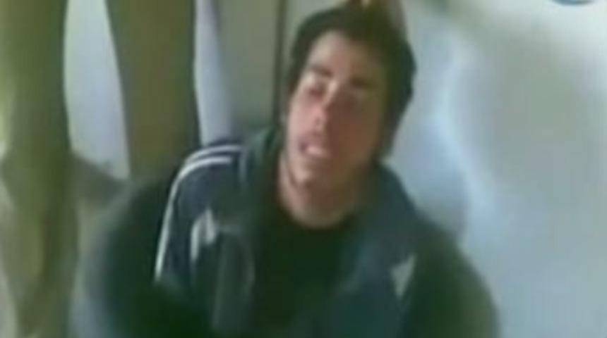 Başına lastik geçirip elektrik verdiler