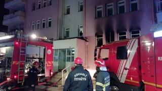 Kocaeli'de yurt lojmanında çıkan yangında 1 kişi dumandan etkilendi