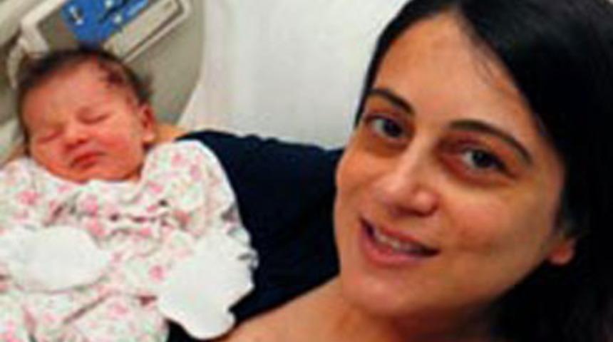 Kızını bir hafta kucağına alabildi