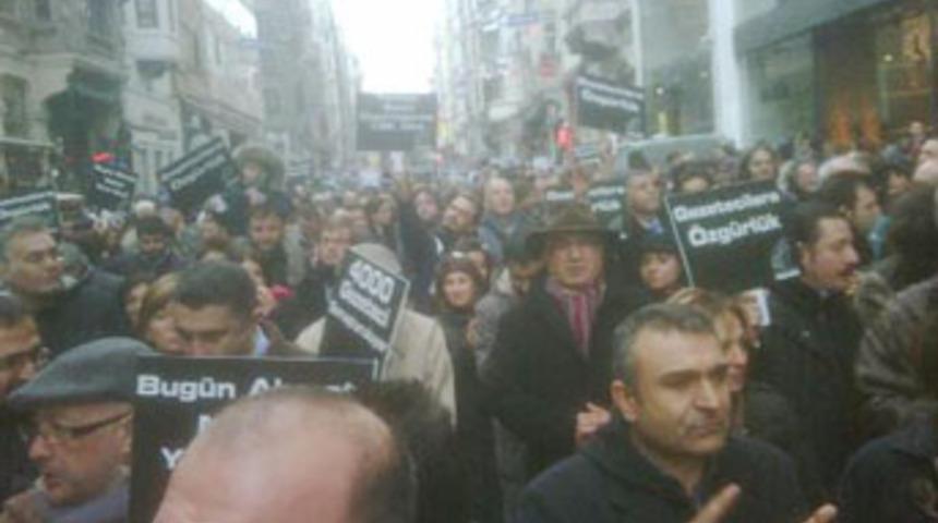 Gazeteciler Taksim'de