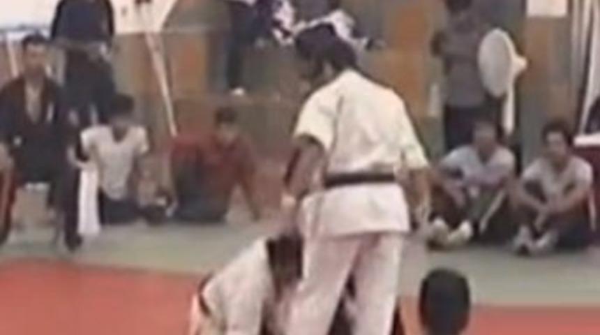 Kareteci b&ouml;yle &ouml;ld&uuml;