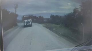 Otobüs şoföründen faciayı önleyen manevra! O anlar kameraya böyle yansıdı