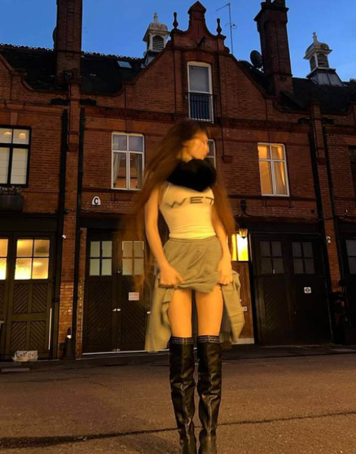 Fiziksel görüntüsü çok eleştirilen Lana Rhoades'ten sokak ortasında meydan okuyan pozlar! "Beni siz zorladınız" G1