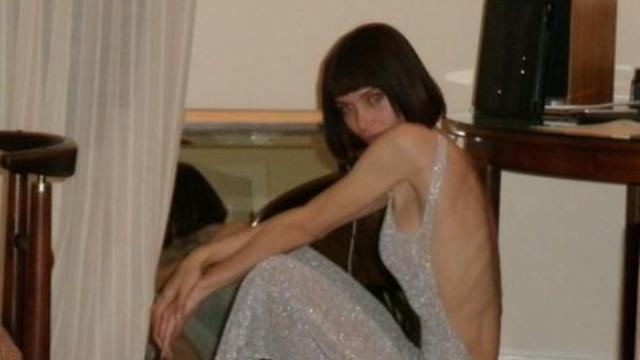 Fiziksel görüntüsü çok eleştirilen Lana Rhoades'ten sokak ortasında meydan okuyan pozlar! Beni siz zorladınız