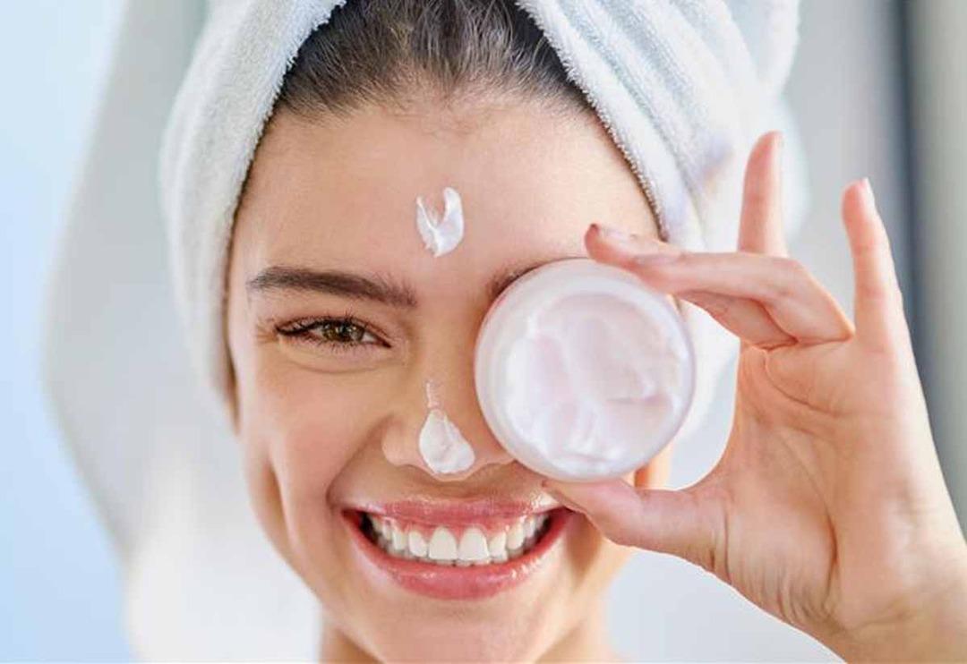 4 cilt tipine &ouml;zel 4 bakım &ouml;nerisi! 14 maddede kusursuz bir cilt