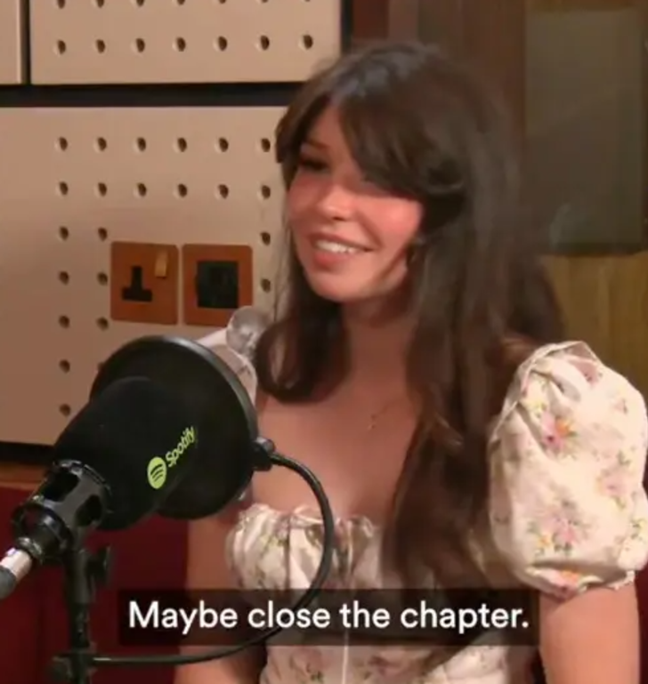 Sosyal medya fenomeni Belle Delphine kullanılmış banyo suyunu sattığını öğrenen babasının tepkisini paylaştı! 'Beni evlatlıktan reddetti'  G1