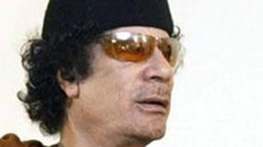 Kaddafi meydan okuyor