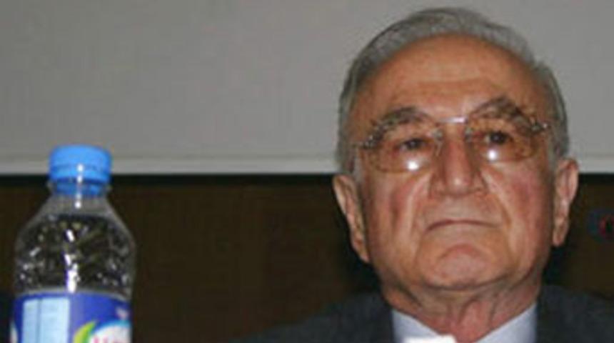 "13 partinin kapatılmasında imzam var"