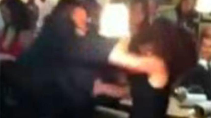 Amerikan polisi kadın-erkek ayırmaz!