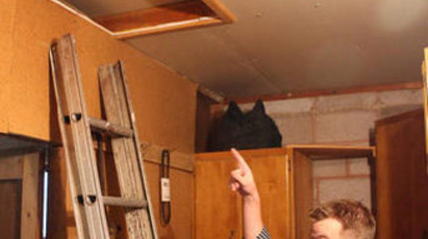 Evinin &ccedil;atısından &ouml;yle birşey &ccedil;ıktı ki!