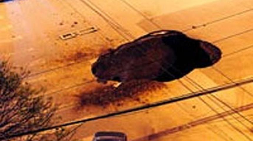 Otoyolda 'kara delik'