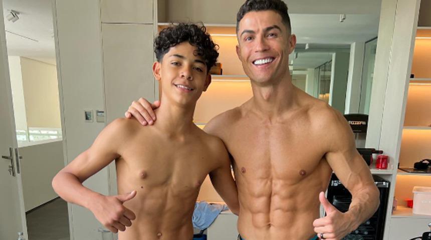 Ronaldo, oğluyla birlikte fotoğraf paylaştı ve herkes aynı detaya odaklandı! ''Neden bunu yapıyorlar?''
