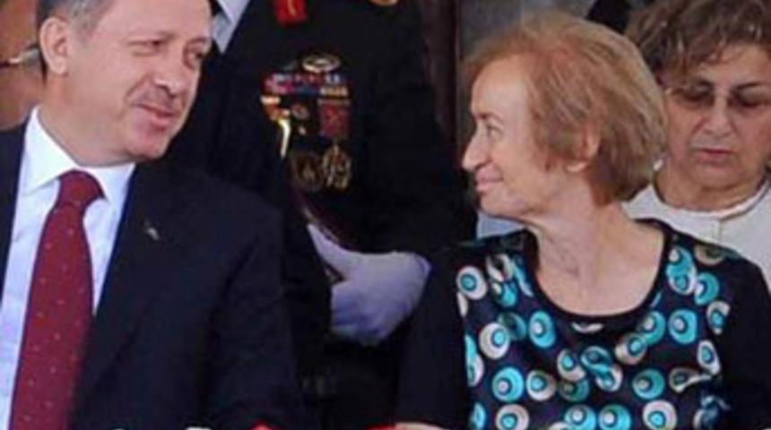 Olcay Hanım'ın işyerine kilit