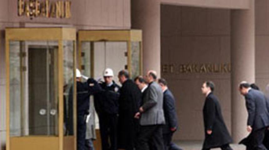 Başbakanlık'ta acil zirve