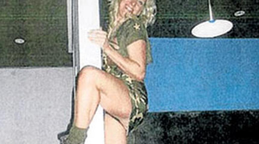 İlkokuldaki parti velileri kızdırdı