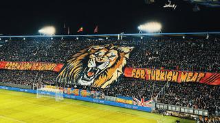 Prag tribünlerinden Türkiye için çirkin pankart! Skandal olaya sosyal medyada tepki yağıyor...