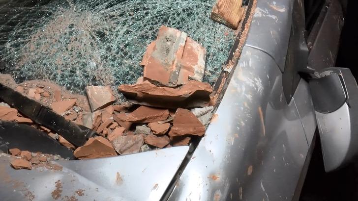 Görüntüler İstanbul'dan! Gece yarısı yaşandı: Evden çıktıklarında araçlarını bu halde buldular G3