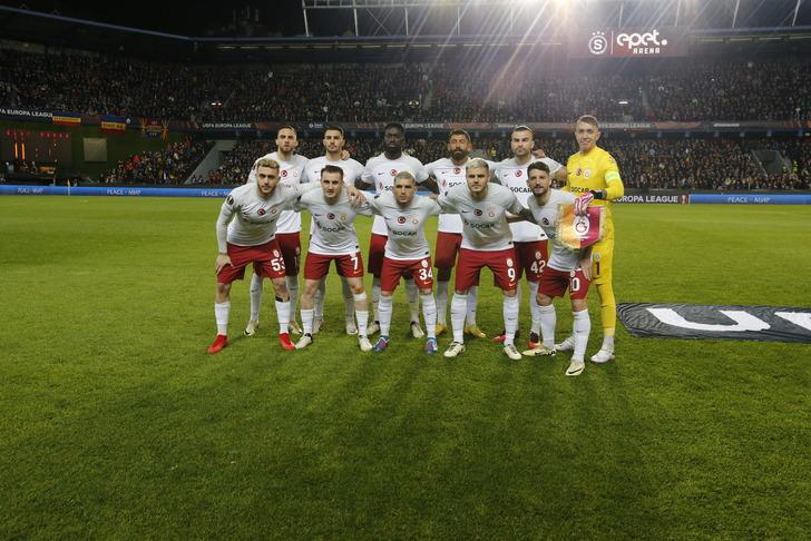 Avrupa'dan elenmenin faturasını Okan Buruk'a kestiler! Spor yazarları başarılı hocaya demediğini bırakmadı G1