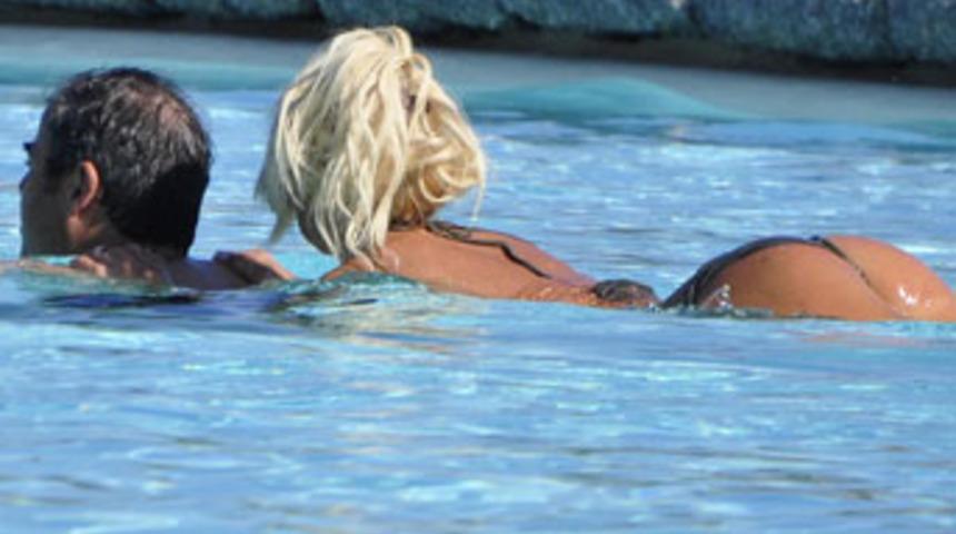 Dar gelen bikini heyecan yarattı