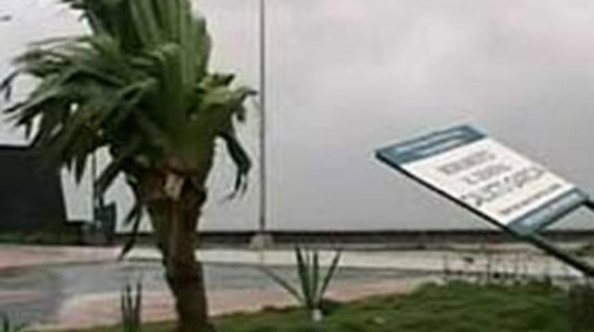 "Irene" ABD'nin doğu kıyısına ulaştı!