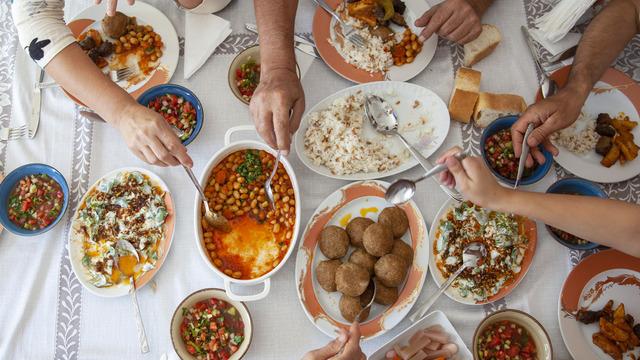 'Bugün iftarda ne pişirsem?' diyenler için pratik tarifler! Ramazan'ın 5. günü iftar menüsü!
