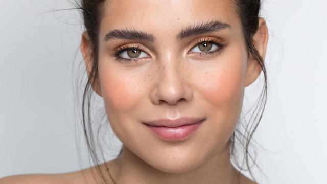 Clean Girl makyajı: Clean Girl makyajı nedir? Clean Girl makyajı nasıl yapılır?