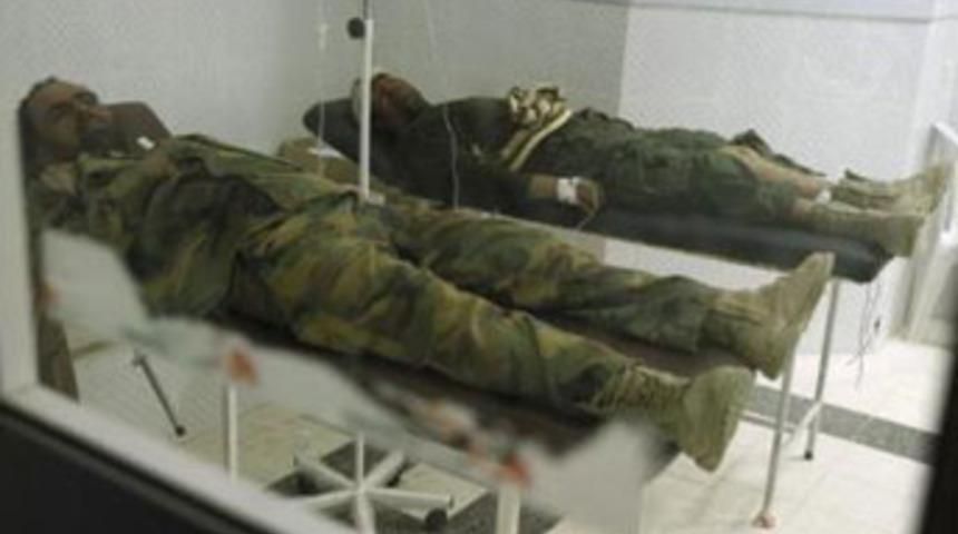 Kaddafi güçleri Tunus'a saldırdı