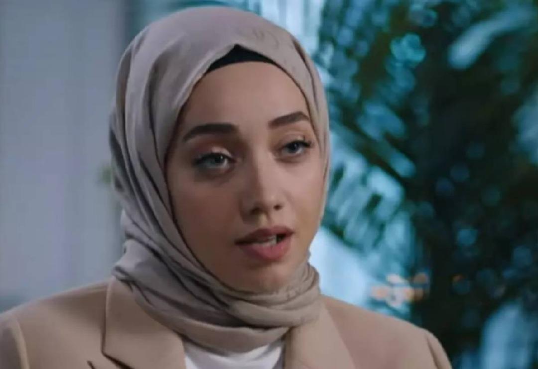 Kızılcık Şerbeti'nin G&ouml;rkem'i &Ouml;zge &Ouml;zacar'ın ger&ccedil;ek hayattaki hali şaşırttı! G&ouml;renler g&ouml;zlerine inanamadı