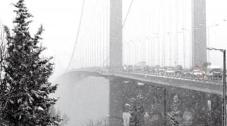 İstanbul'da kar başladı, akşama dikkat