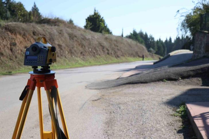 Ayağını frenden çeken yokuş yukarı çıkıyor! Gizemli yol mühendisleri harekete geçirdi... Vatandaşlar test etmek için oraya gidiyorlardı 'Bundan sonra test etmemelerini öneriyorum' G1
