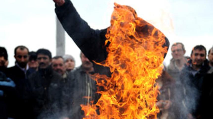 PKK K&uuml;rt k&ouml;kenli &ccedil;ocuğu yaktı iddiası