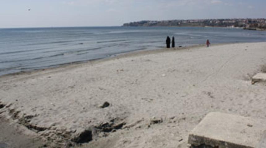 Silivri'de deniz 30 metre &ccedil;ekildi