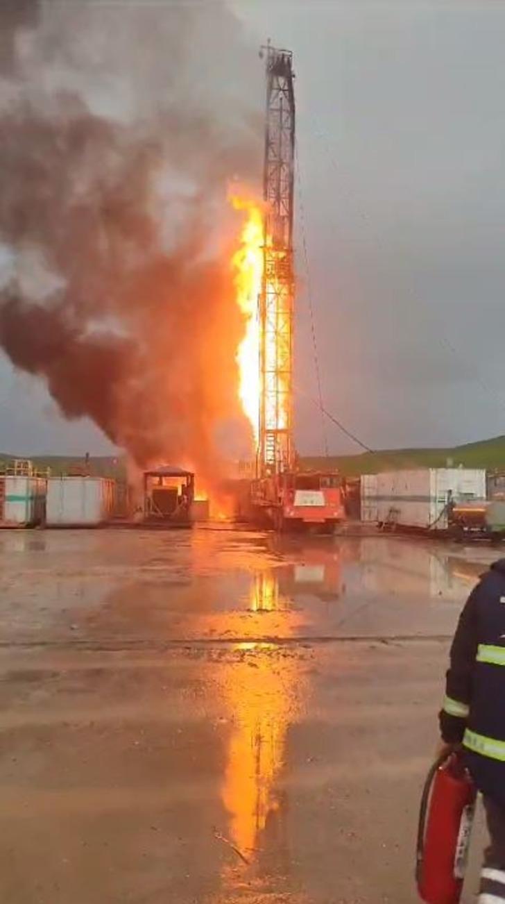 Diyarbakır’daki TPAO'nun petrol kuyusunda patlama! Korku dolu anlar böyle görüntülendi: 1 ölü, 1 yaralı… G4