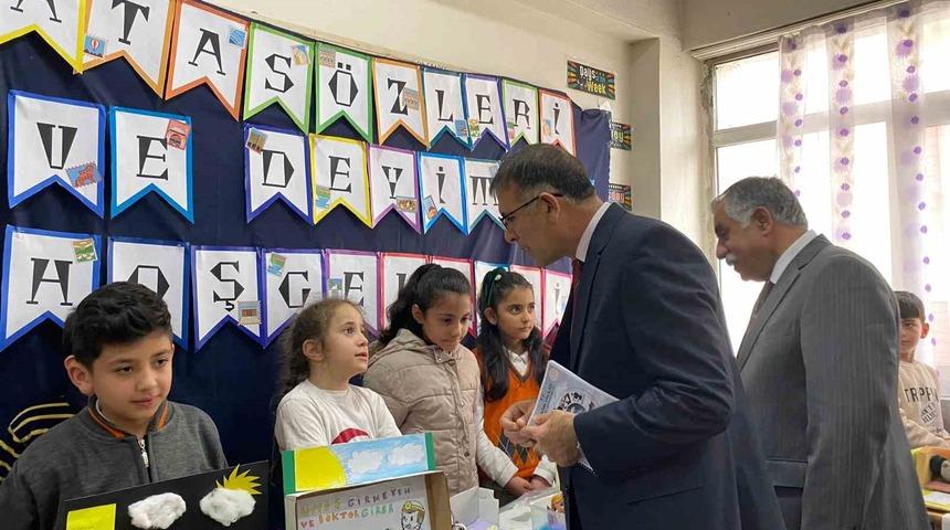 Ağrı’da "Atasözleri ve Deyimler" sergisi açıldı