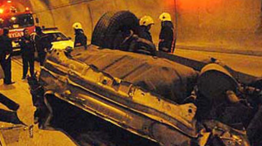 Bomonti t&uuml;nelinde jaguar kazası...