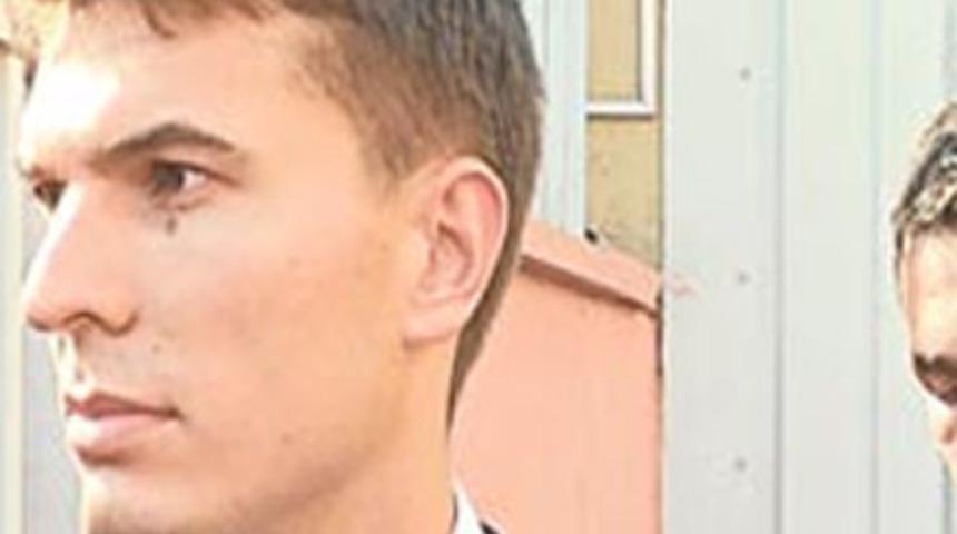 Orada poşet mi var? Şiiiiişt... Sessiz ol!