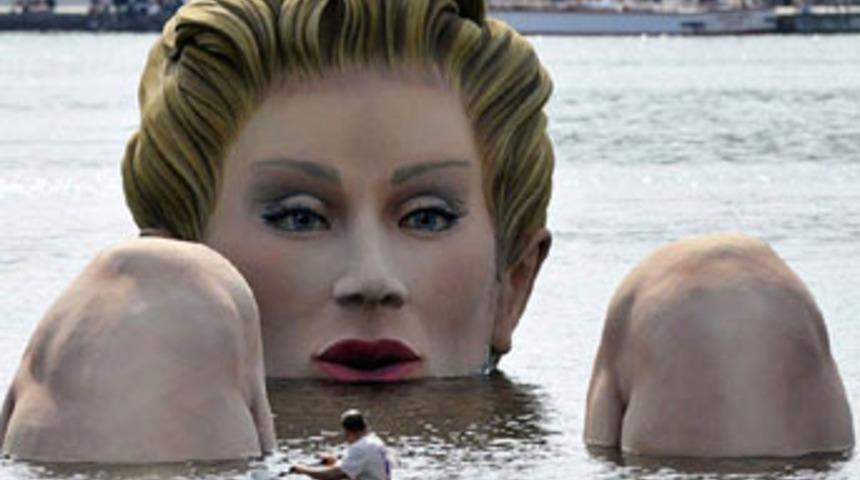 Herkesin ilgi odağı oldu