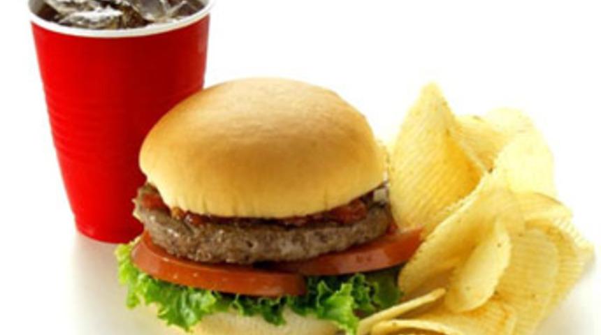 Kola, hamburger tarih oluyor