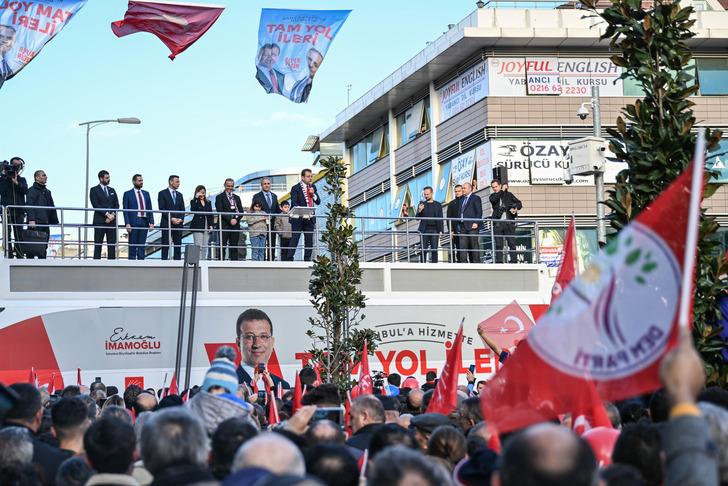 AK Parti görevlisinin üyelik teklifine Ekrem İmamoğlu'ndan esprili yanıt! 'Ne kadar istiyorsunuz beni ya' G5