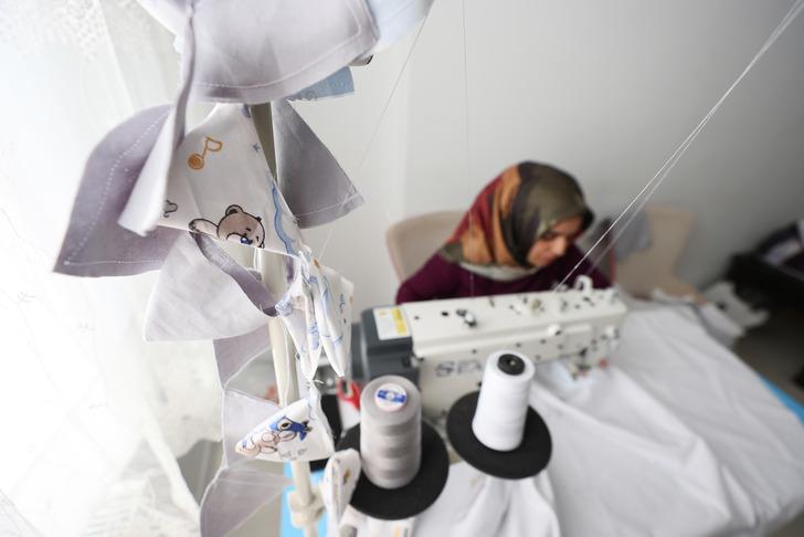 Evinin bir odasını atölyeye çevirdi, yurt dışından sipariş yağıyor! "En fazla Amerika, Avusturalya, Kanada, Suudi Arabistan ve Türk cumhuriyetlerinden talep geliyor" G1