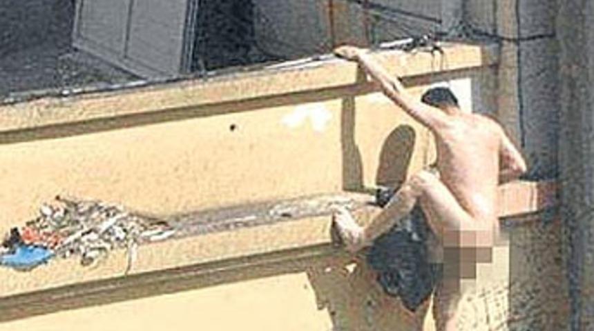 Genelevden çıplak kaçış