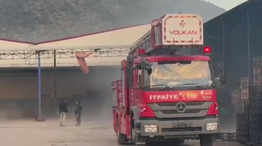 Bursa'da babasının iş yerini ateşe verdi! Sebebi ise bilinmiyor