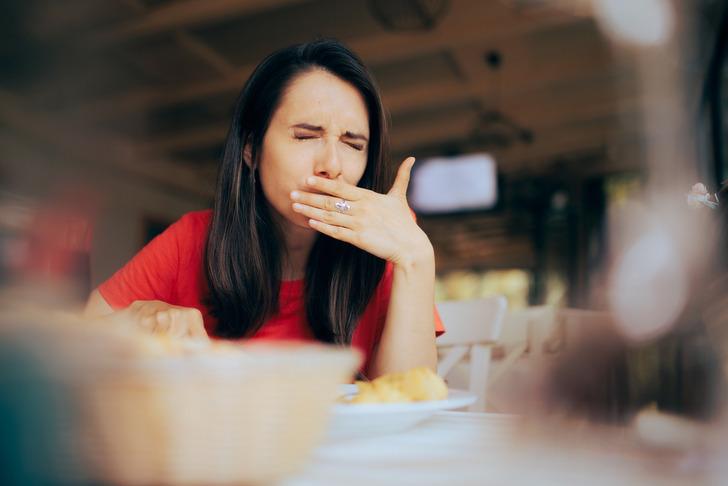 Yemek yerken fark edebileceğiniz 3 kanser belirtisi! Üç hafta boyunca devam ediyorsa sonucu ciddi olabilir G4