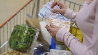 Neredeyse 3 bin TL! Açlık sınırı asgari ücreti geçti! 