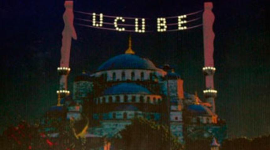 CHP’li belediye camiyi ucubeye benzetti